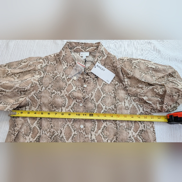 NWT Bailey/44 Women's Snake Print Puff Sleeve Top Size L - Picture 6 of 13